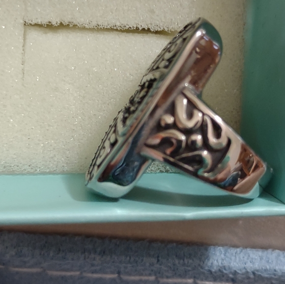 Ring - Picture 4 of 5